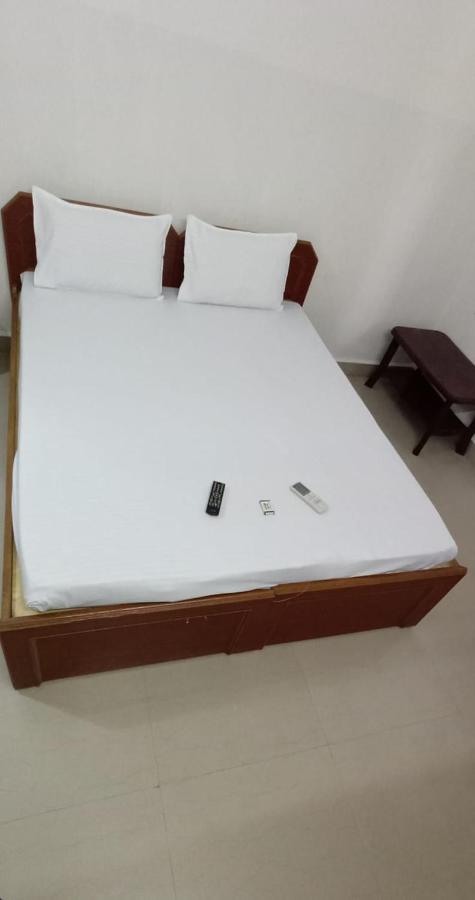 Chennai Guest House ภายนอก รูปภาพ