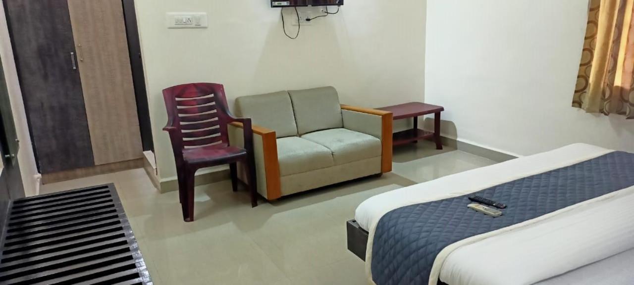 Chennai Guest House ภายนอก รูปภาพ